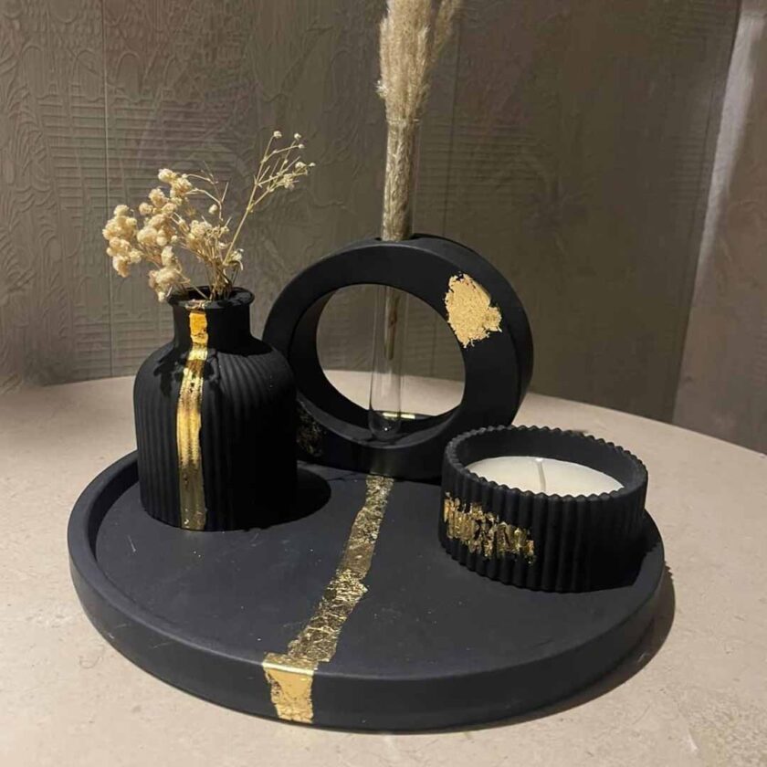 ROYAL BLACK