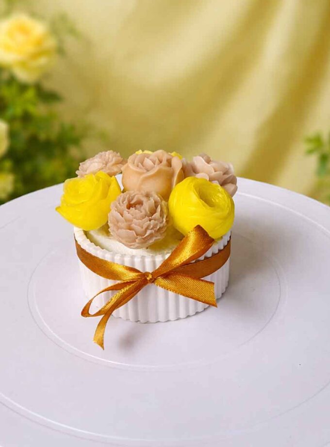 Mini Scented Candle Bouquet -Beige & Yellow